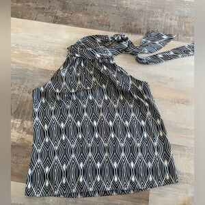 Ann LOFT petite medium Black and White Abstract Blouse